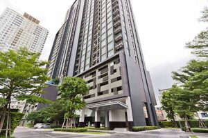 คอนโดสาทร