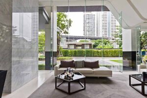 คอนโดสาทร